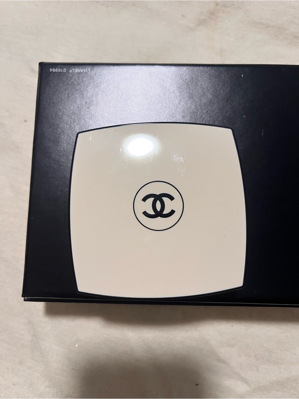 CHANEL Dual-Tone Bronzer & Brush in Warm Brown and Tan - Picture 3 of 4
